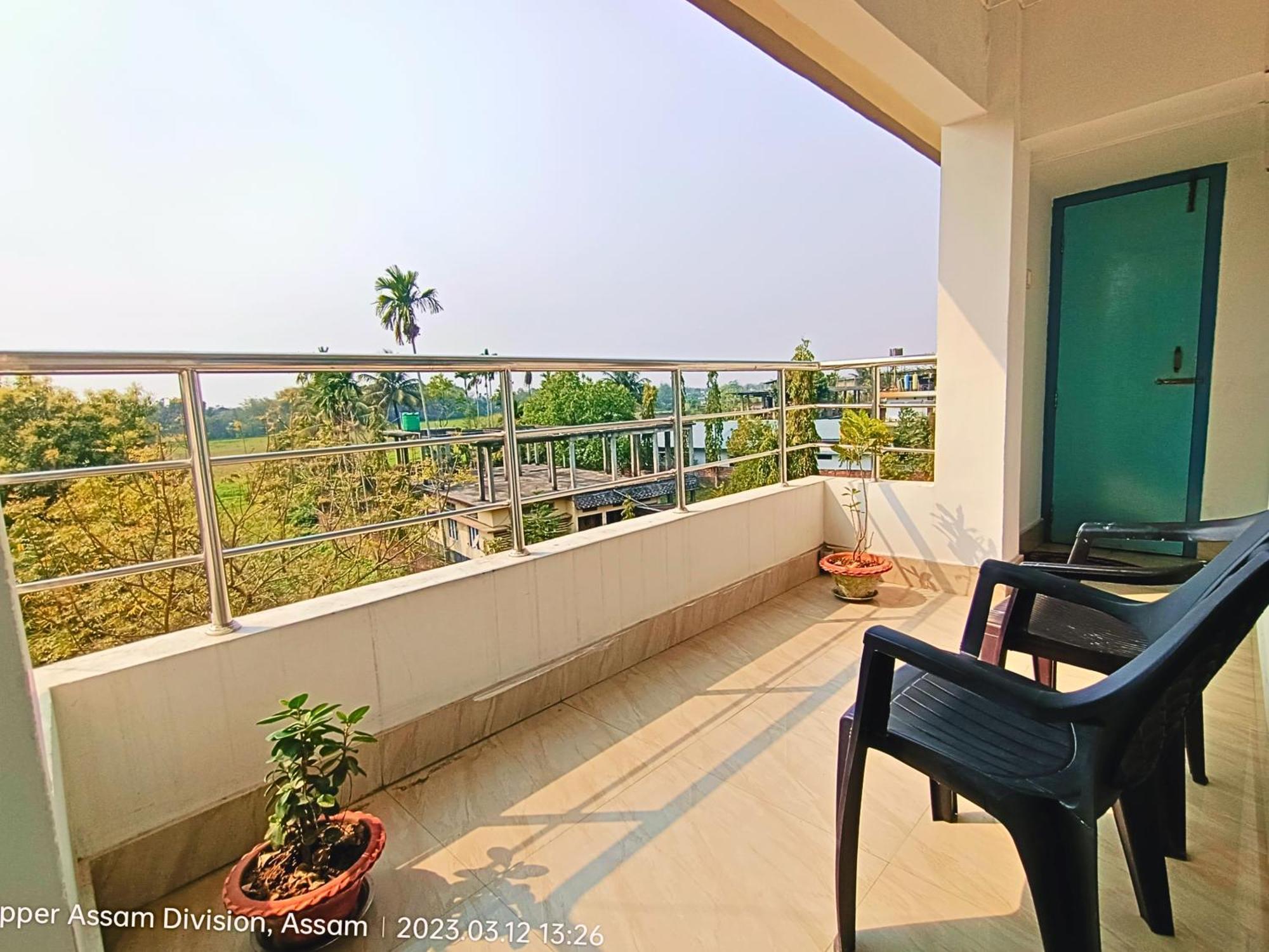 Taj Residency Holiday Homestay -Entire 1Bhk & 2Bhk Private Apartments -Call 767Ooo54Oo Jorhat Ngoại thất bức ảnh